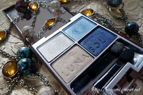 佳麗寶 Lunasol 淨彩 EX02 Beige Cool： http://kagami.pixnet.net/blog/post/26720386
