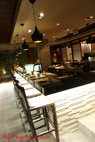 炙aburi居食創作料理： http://kagami.pixnet.net/blog/post/28902429