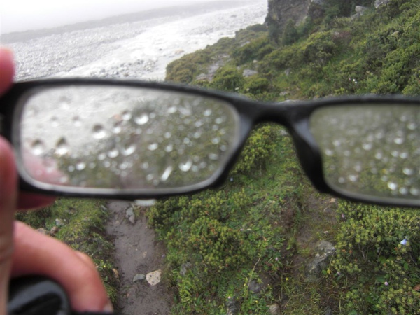 霧雨不停