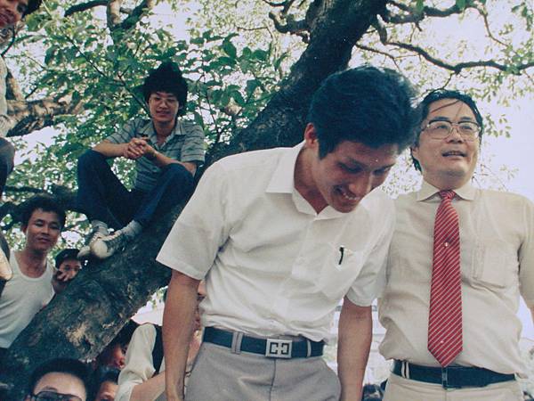 19870612江蓋世與民進黨江鵬堅主席於六一二事件聲援活動01.JPG