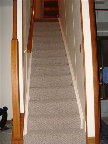 通往二樓的樓梯