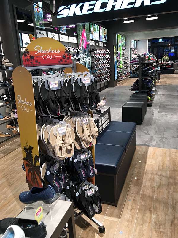 skechers connaught place showroom