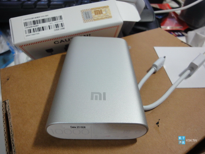 行動電源推薦 Cp值最高的小米行動電源10400mah 10000mah開箱 使用心得分享 行動電源千萬別亂買 日本自助旅行大補帖 凱子凱