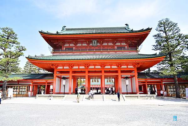 京都 景點 平安神宮 日本傳統婚禮神前式受歡迎的神社 神苑值得參觀 京都賞櫻人氣景點推薦 日本自助旅行大補帖 凱子凱 痞客邦