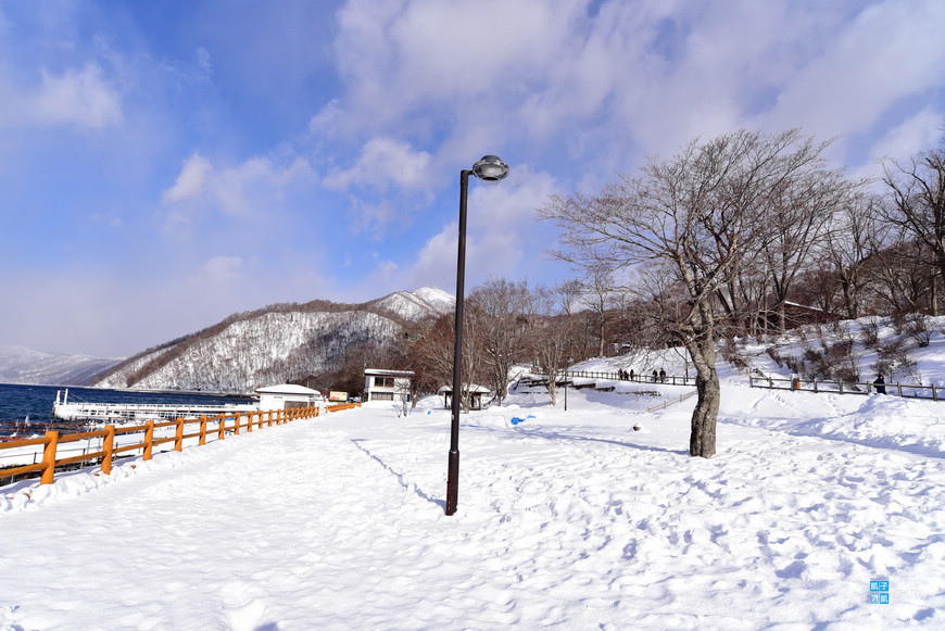 北海道 札幌近郊景點推薦 支笏湖 夏天景色美 冬天有支笏湖冰濤祭 還有支笏湖溫泉可泡 夏秋冬完整景色分享 交通介紹 日本自助旅行大補帖 凱子凱 北海道 札幌近郊景點推薦 支笏湖 夏天景色美 冬天有支笏湖冰濤祭 還有支笏湖溫泉可泡 夏秋冬完整景色分享 交通介紹 日本自助旅行大補帖 凱子凱