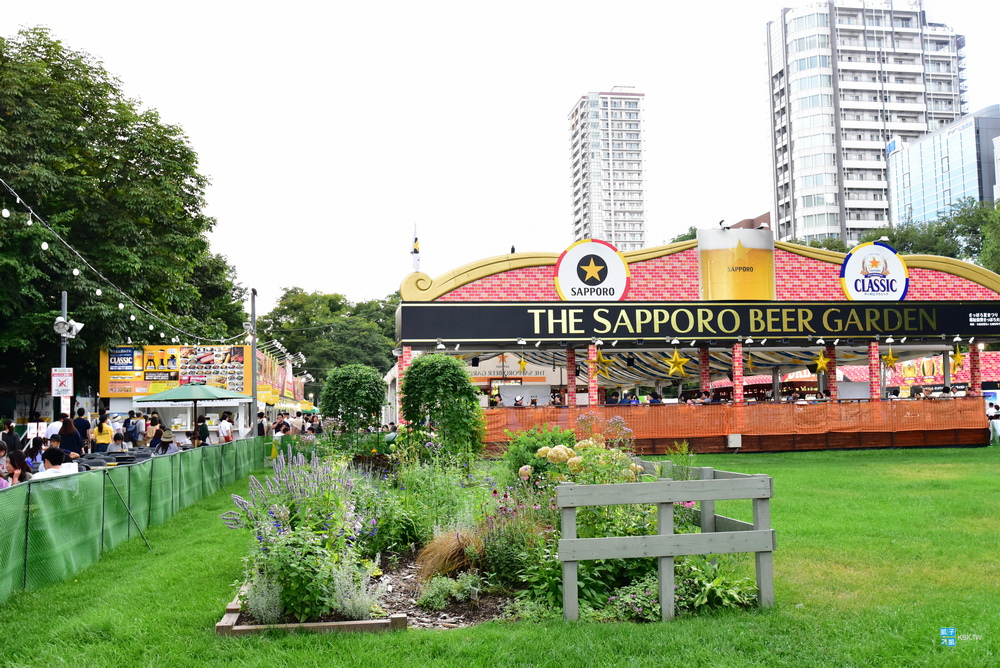 北海道 札幌大通啤酒花園 大通公園啤酒節 每年札幌七八月的盛事 來喝各大品牌生啤酒消消暑 Sapporo Beer Kirin Asahi Suntory The Sapporo Beer Garden 日本自助旅行大補帖 凱子凱