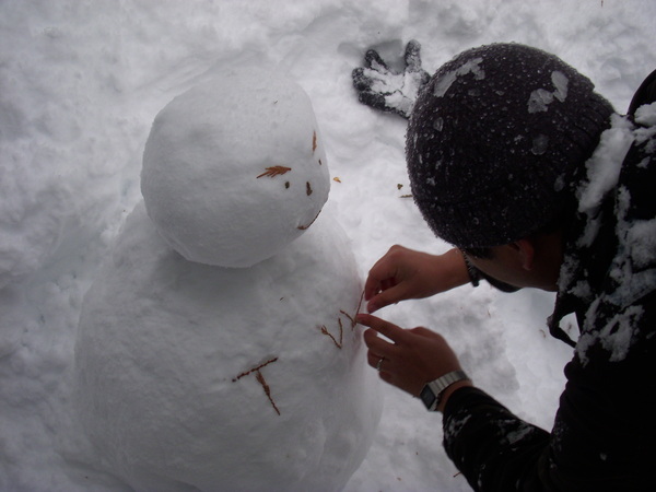 維傳做的雪人