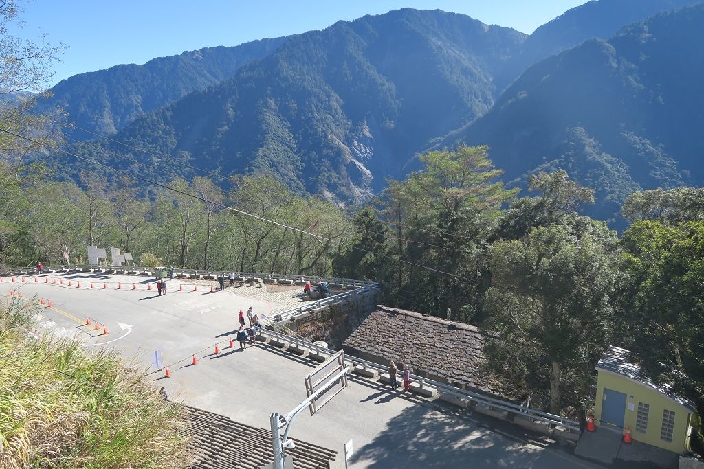 IMG_2037.jpg IMG_2037.jpg