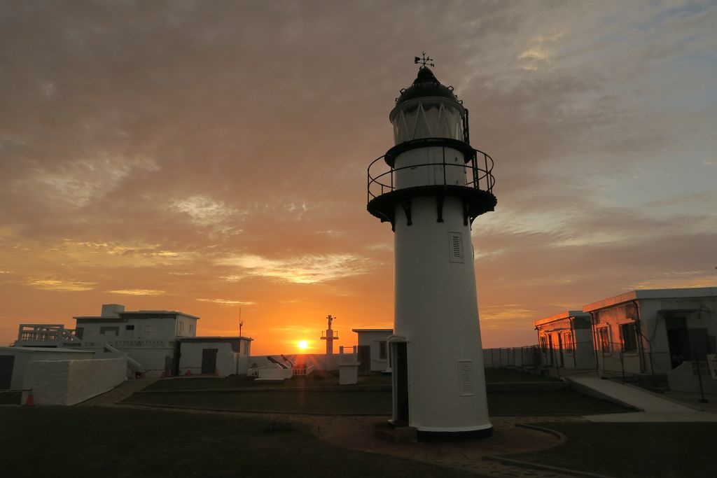 澎湖--西嶼 內垵沙灘、漁翁島燈塔夕陽、外垵漁港夜景