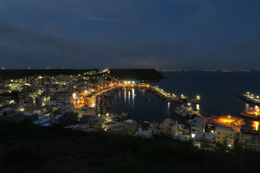 澎湖--西嶼 內垵沙灘、漁翁島燈塔夕陽、外垵漁港夜景