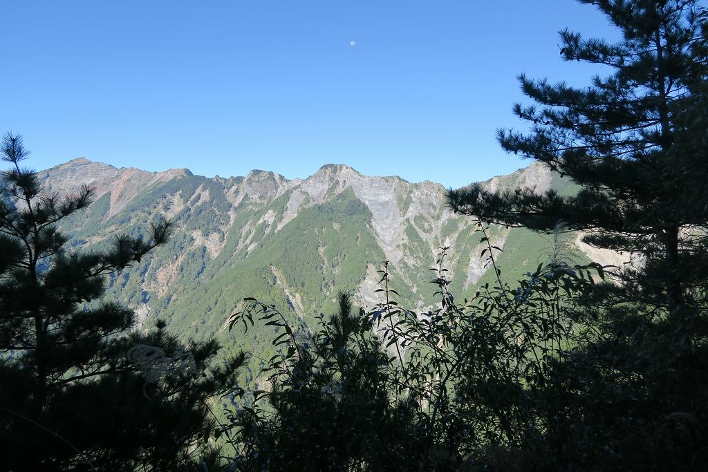 天使的眼淚嘉明湖DAY1(向陽工作站、向陽山、嘉明湖山屋)