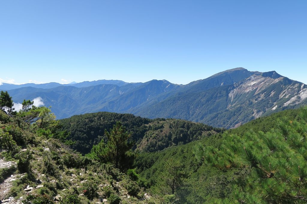 天使的眼淚嘉明湖DAY1(向陽工作站、向陽山、嘉明湖山屋)