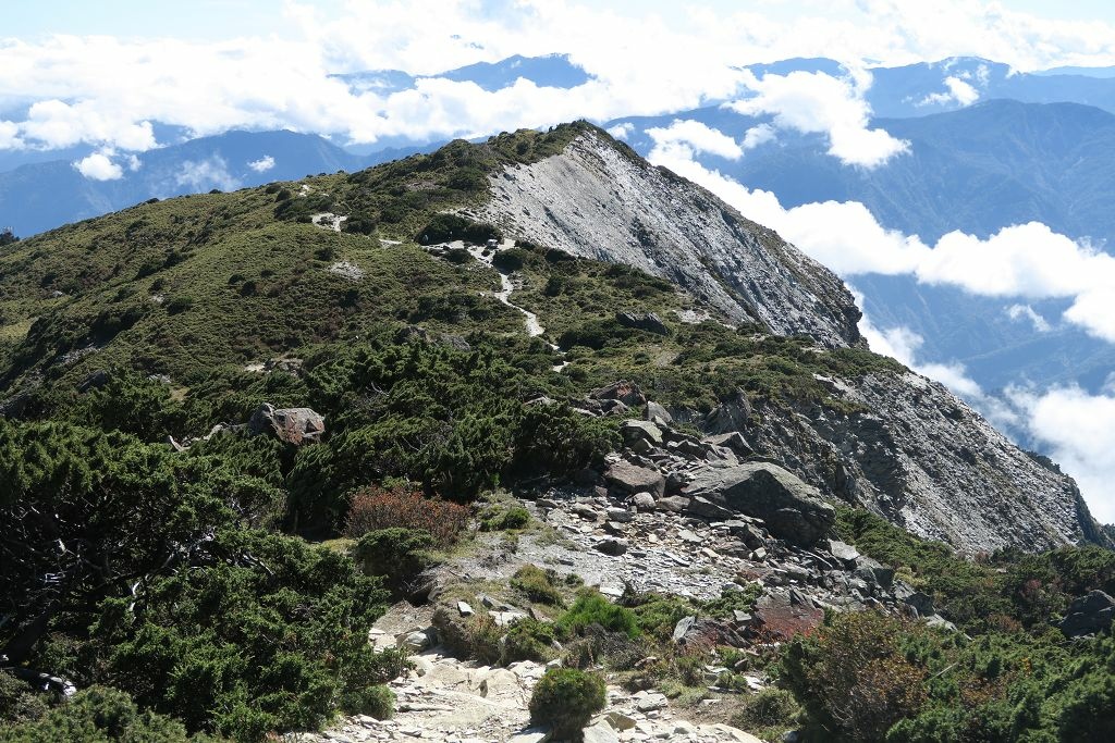 天使的眼淚嘉明湖DAY1(向陽工作站、向陽山、嘉明湖山屋)