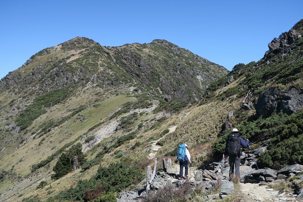 天使的眼淚嘉明湖DAY1(向陽工作站、向陽山、嘉明湖山屋)