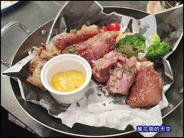 萬花筒108一月慶生.jpg - 20220102台北黑浮咖啡(JR東日本大飯店台北店)