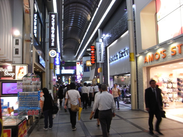 なんば-夜晚街道3.JPG