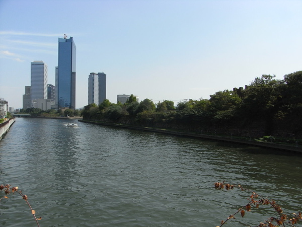 大阪城公園外河.JPG