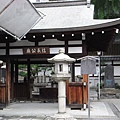 本能寺-信長公廟.JPG