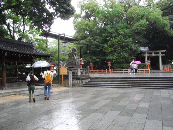 祇園八坂神社-境內.JPG