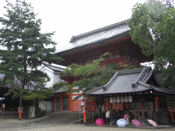 祇園八坂神社-正門.JPG