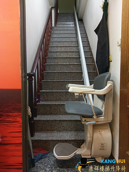 康輝樓梯升降椅案例分享6.png