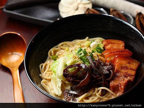 竹間食堂 東坡肉醬油豚骨拉麵