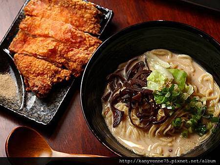 竹間食堂 酥炸雞腿排豚骨拉麵