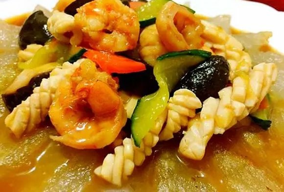 大連必游景點與特色美食推薦：海鮮燜子