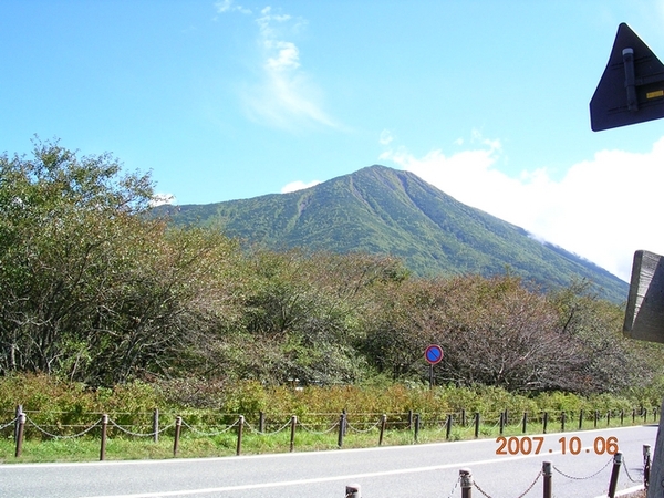 男體山。形狀頗好認的