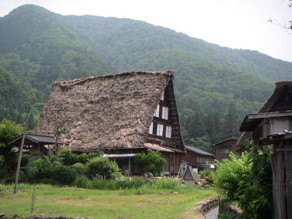 經典合掌屋?