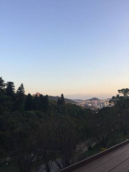 人生中途，每一天都像在寫考卷