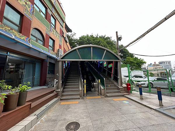 【釜山景點/南浦洞】搭手扶梯上龍頭山公園,登釜山塔眺覽南浦洞