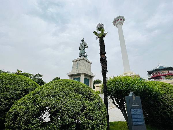 【釜山景點/南浦洞】搭手扶梯上龍頭山公園,登釜山塔眺覽南浦洞