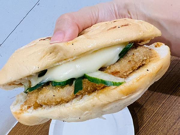 【基隆美食/仁愛區】素志久碳烤三明治-料多豐富的炸猪排火腿蛋