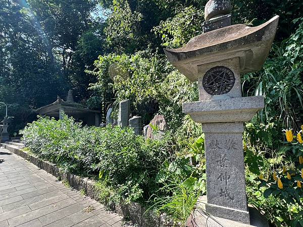 【台北景點/文山區】指南宮千階親山步道-樹蔭多不怕曬,非連續