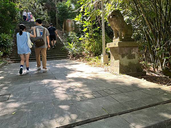 【台北景點/文山區】指南宮千階親山步道-樹蔭多不怕曬,非連續