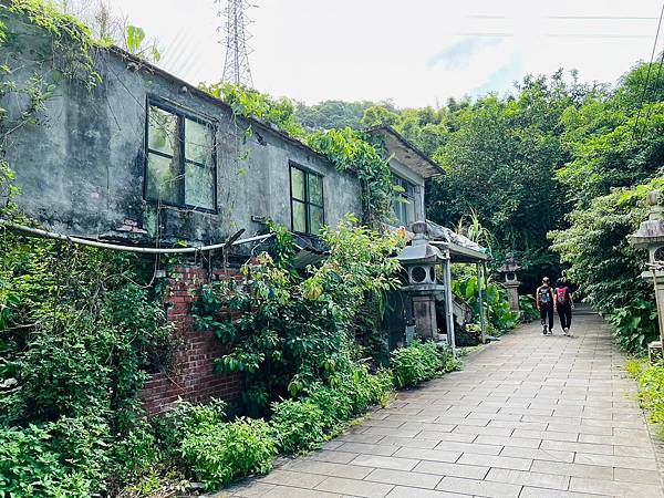 【台北景點/文山區】指南宮千階親山步道-樹蔭多不怕曬,非連續