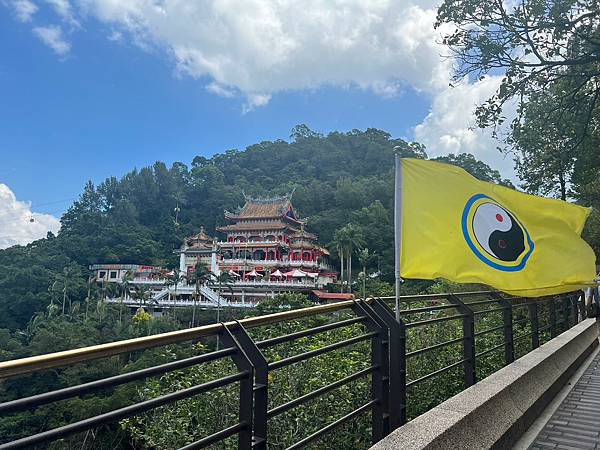 【台北景點/文山區】指南宮千階親山步道-樹蔭多不怕曬,非連續