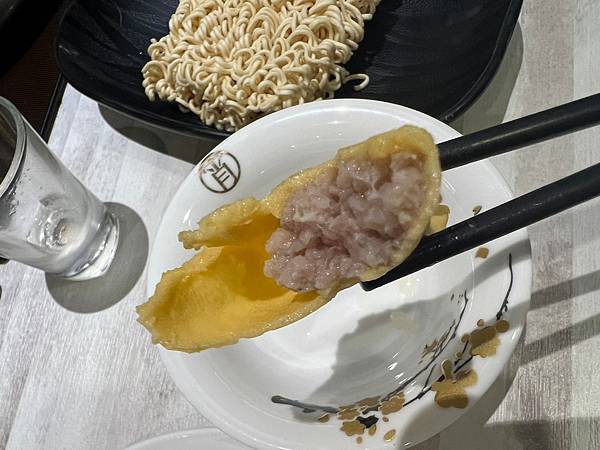 【基隆美食/仁愛區】宵麻辣頂級火鍋-肉品質優又大盤,自製蛋餃