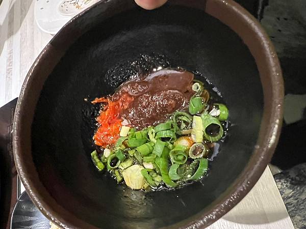 【基隆美食/仁愛區】宵麻辣頂級火鍋-肉品質優又大盤,自製蛋餃