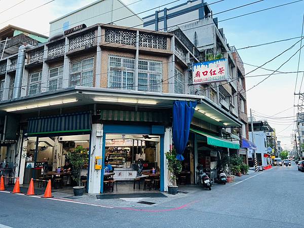 ​​【花蓮住宿/花蓮巿】仁愛小公館-房間頗具飯店規格,走路就