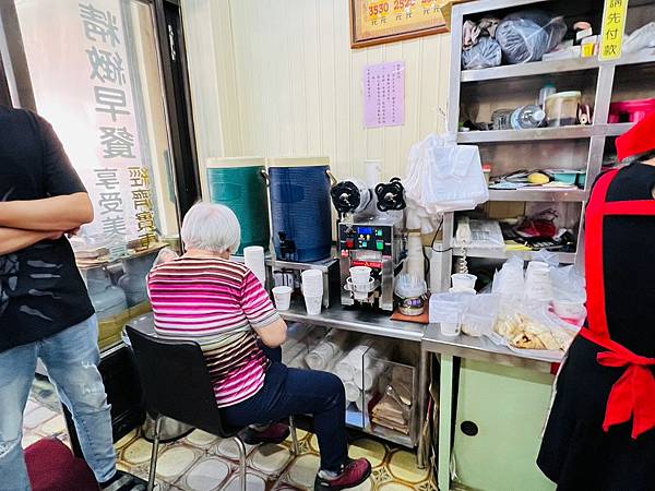 【花蓮美食/花蓮巿】怡味餐店-花蓮老字號早餐店,假日人潮滿滿