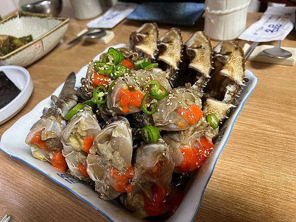 【首爾美食/麻浦】真味食堂-淡雅中藥香的滿膏醬蟹,要預約才吃