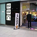 Mailbox裡有伯明罕的BBC電台 販賣一些自製影集
