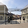 La Vallee Village (跟Bicester是同一家 但這邊除了少數的法國牌子  其他Bicester都有)