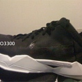 nike-zoom-kobe-vii-black-white-sample-3-600x450.jpg