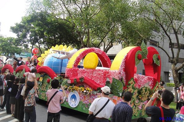 99年雙十國慶花車遊行