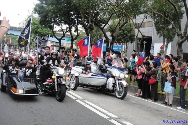 99年雙十國慶花車遊行