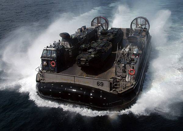 LCAC Landing Vehicle, Air-cushioned