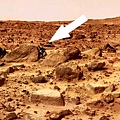 alien robot on mars